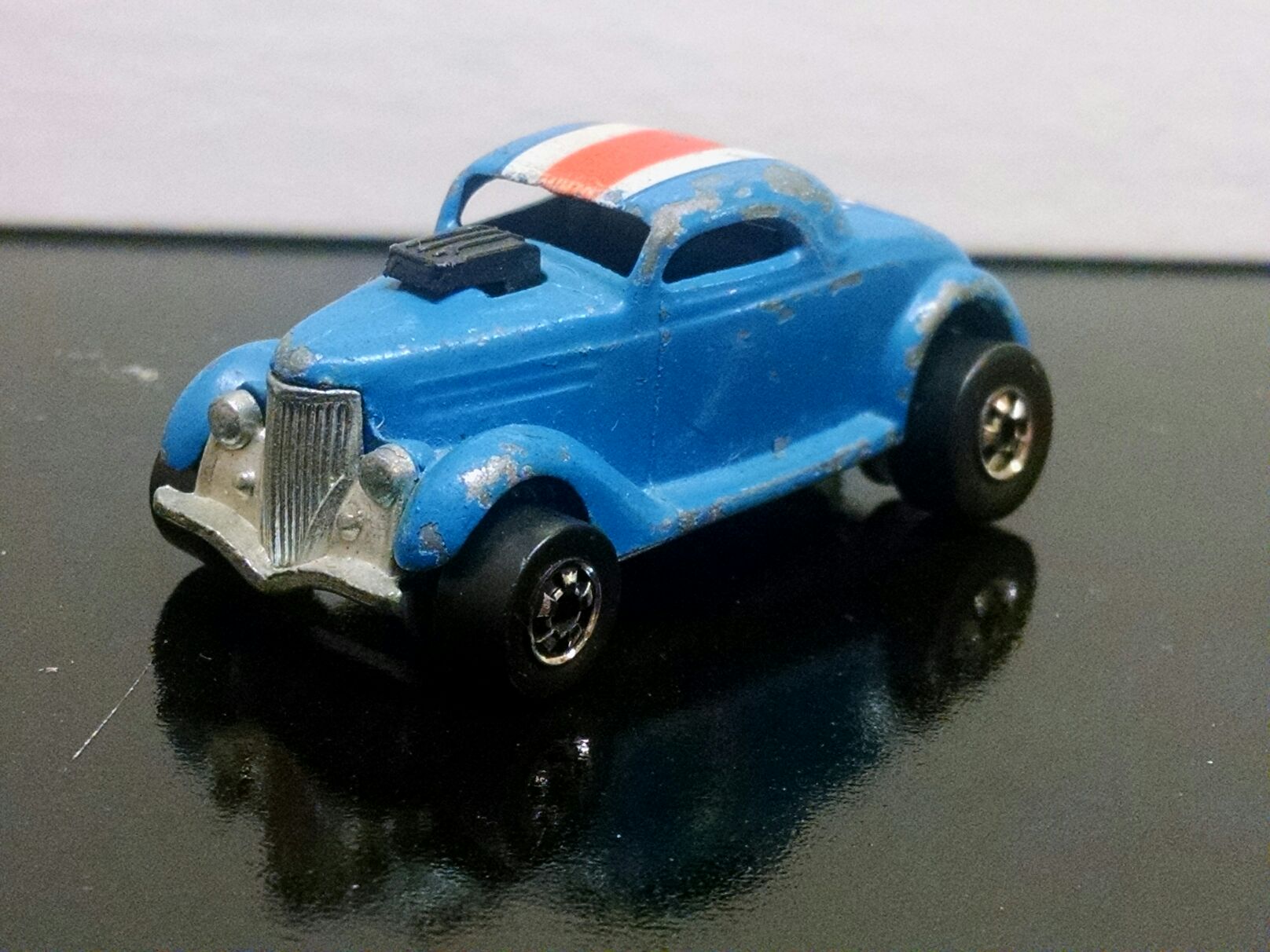Neet Streeter - 14/18 toy car collectible - Main Image 1