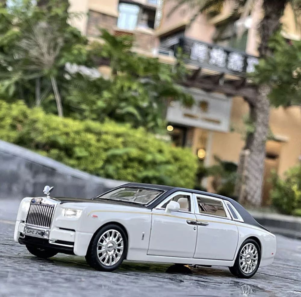Rolls Royce Phantom - Pull Back Car toy car collectible - Main Image 3