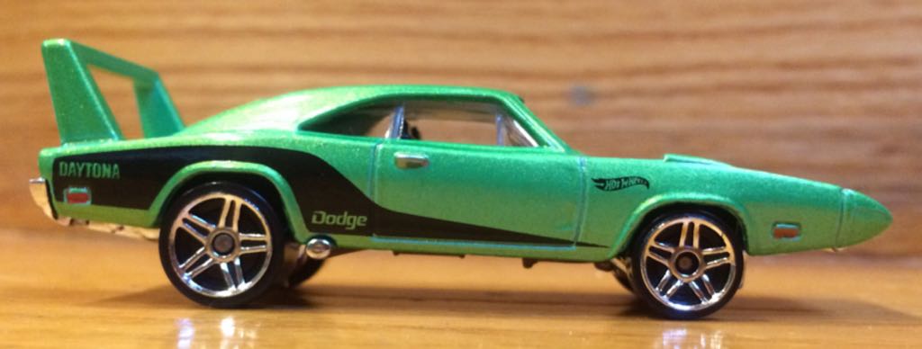 Dodge Charger Daytona ’69 - ’16 HW Muscle Mania toy car collectible - Main Image 1