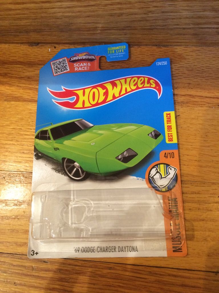 Dodge Charger Daytona ’69 - ’16 HW Muscle Mania toy car collectible - Main Image 2