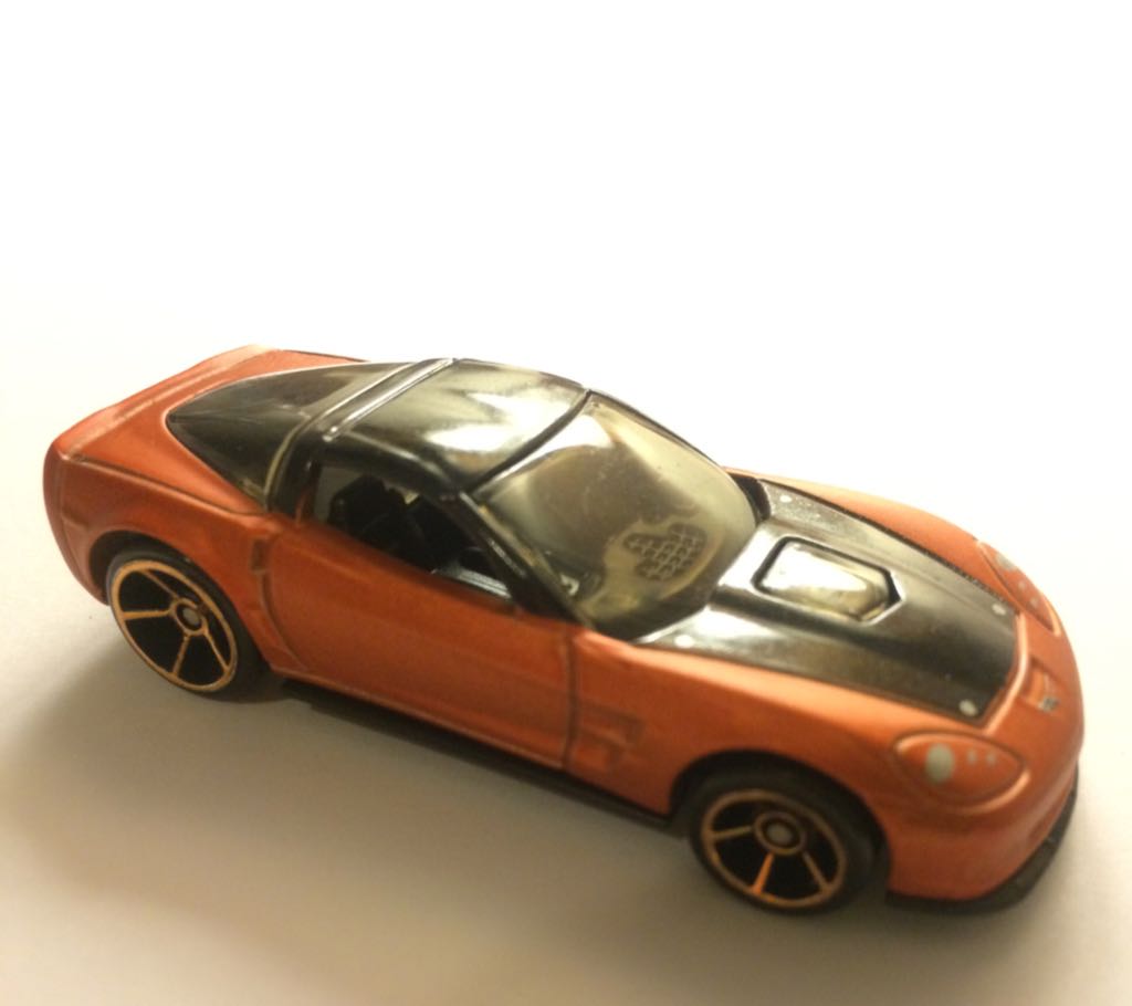 Patrulla Toyota Probox Blanca y Negra