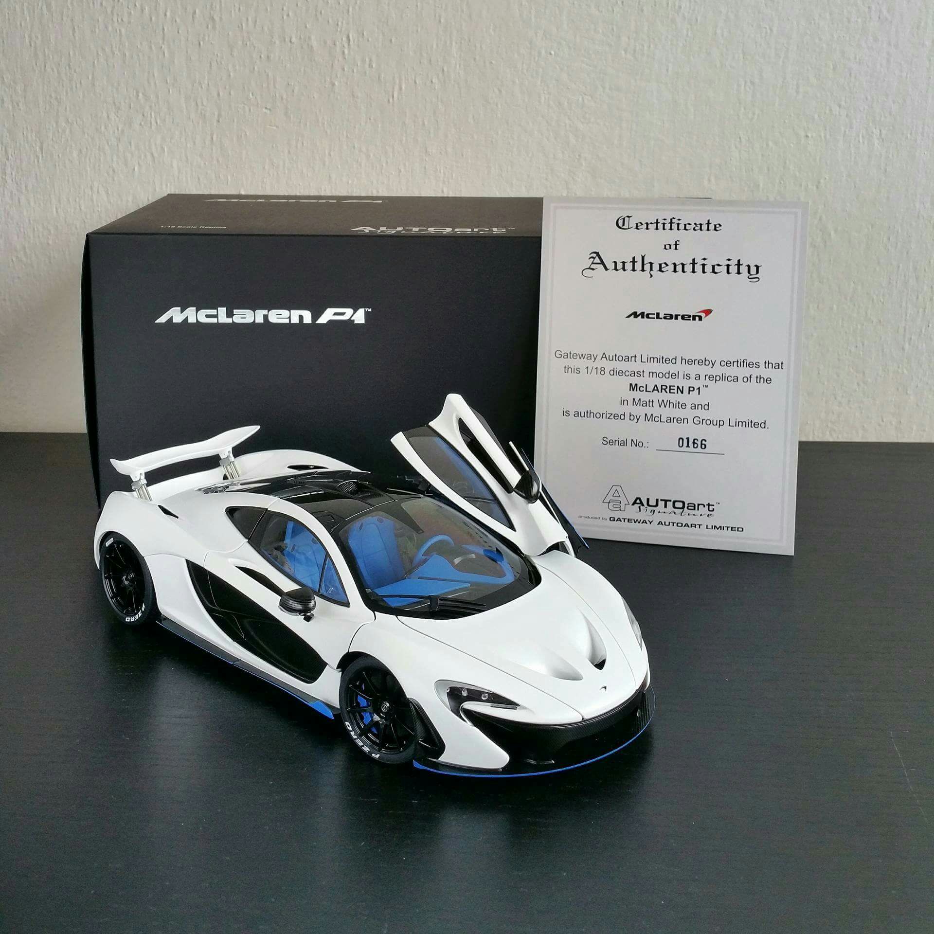 McLaren P1 - Signature toy car collectible - Main Image 2