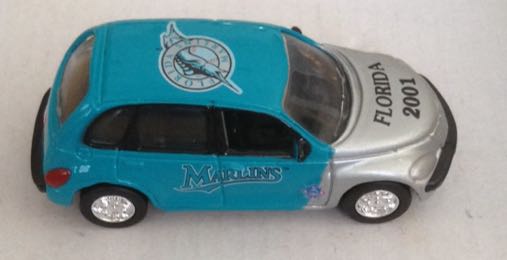 Chrysler PT Cruiser MLB Marlins Florida Verde - White Rose Collectibles toy car collectible - Main Image 2