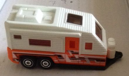 Travel Trailer Naranja - Machtbox toy car collectible - Main Image 2
