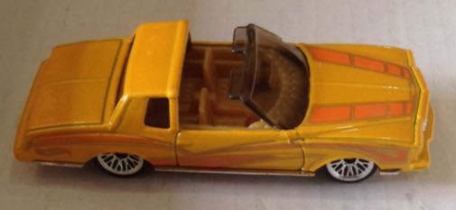 Pontic Montezooma Amarillo - Hot Wheels toy car collectible - Main Image 2