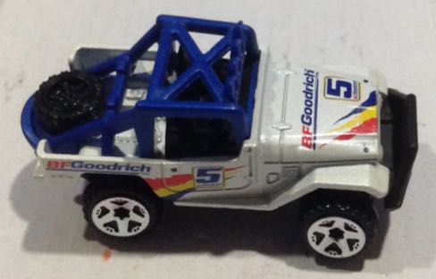 Toyota Land Crusier J40 Blanco - Hot Wheels toy car collectible - Main Image 2
