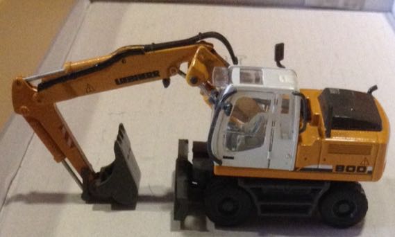 Mano De Chango Escabadora Amarillo - Schuco toy car collectible - Main Image 2