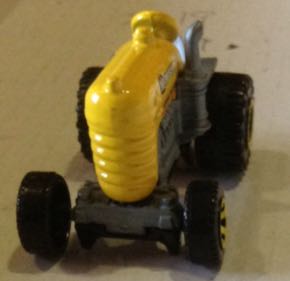 Tractor Amarillo - Machtbox toy car collectible - Main Image 1