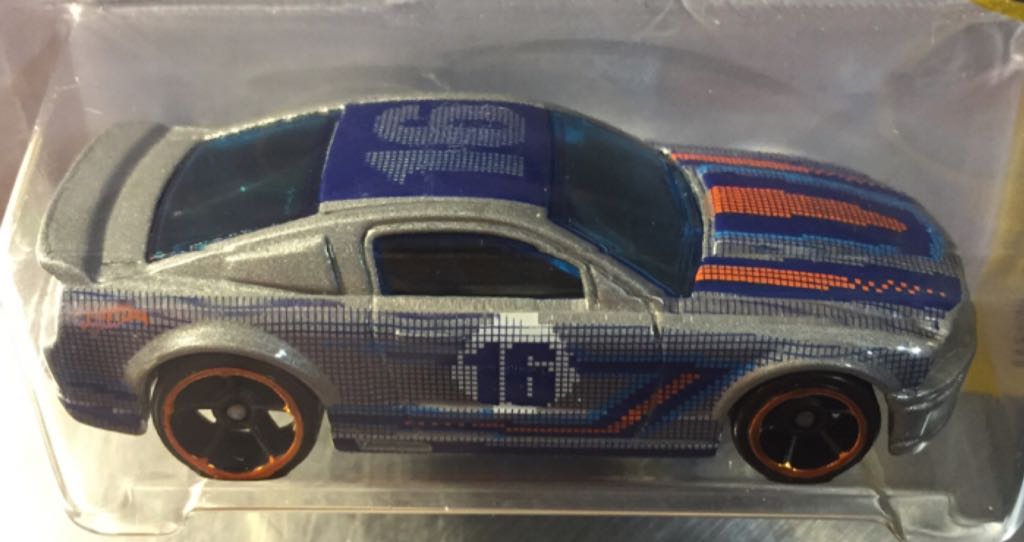 Ford Mustang 2007 - HW Art Cars toy car collectible - Main Image 2