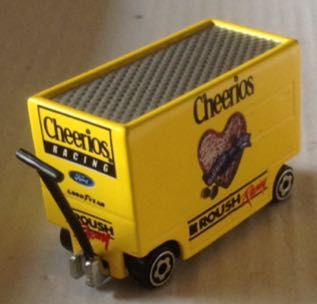 Caja De Herramientas Nascar  26 Cheerios Amarillo - Hot Wheels toy car collectible - Main Image 2