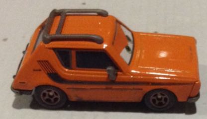 Gremlin Naranja Cars - Disney toy car collectible - Main Image 2