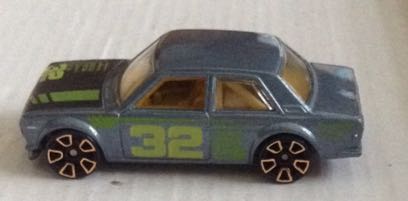 Datsun 510 Gris - Hot Wheels toy car collectible - Main Image 2