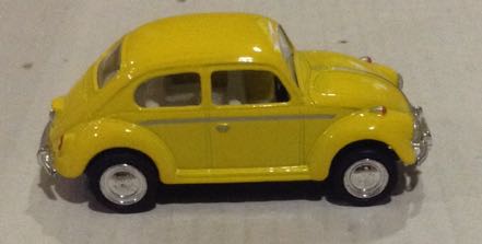 Volkswagen Sedan Amarillo Retropulsion - Kinsmart toy car collectible - Main Image 2