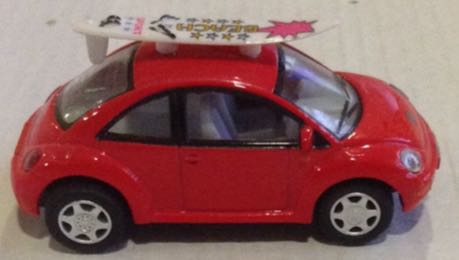 Volkswagen New Beatle Rojo - Kinsmart toy car collectible - Main Image 2