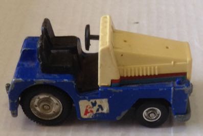 Toyota Towing Tractor Aeropuerto Blanco y Azul - Tomica toy car collectible - Main Image 2