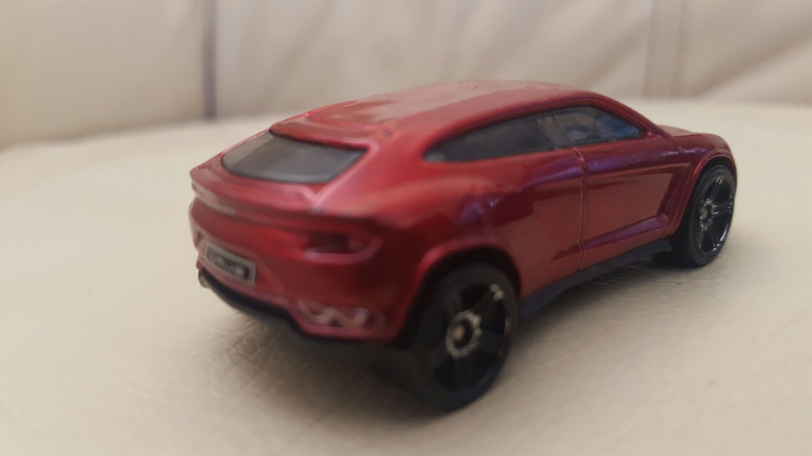 Lamborgini Urus - ’16 HW Hot Trucks toy car collectible - Main Image 2
