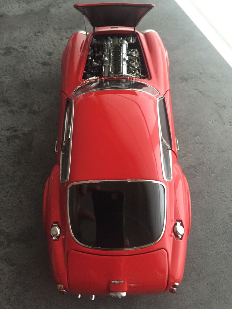 Aston Martin DB4 GT Zagato - Limited Edition toy car collectible - Main Image 2