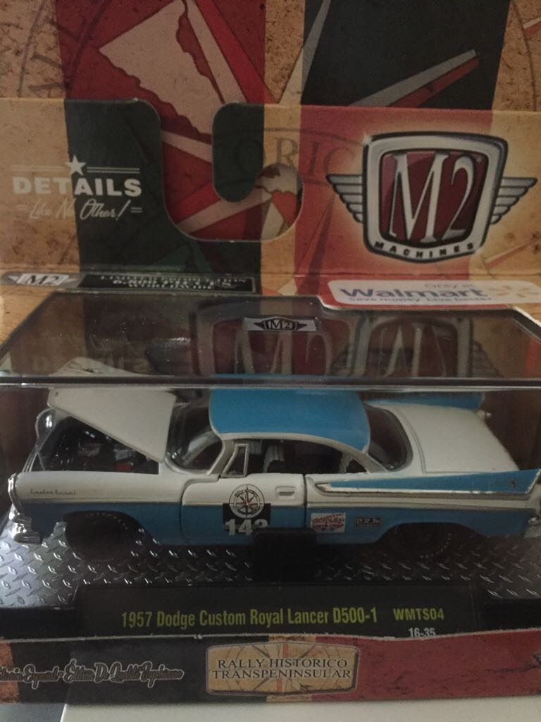 Ford F Series Truck Con Lancha Azul Y Roja