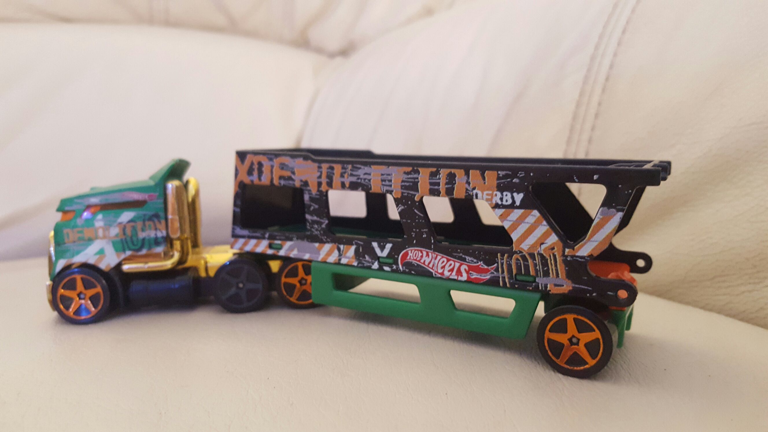 Demolition Derby  toy car collectible - Main Image 2