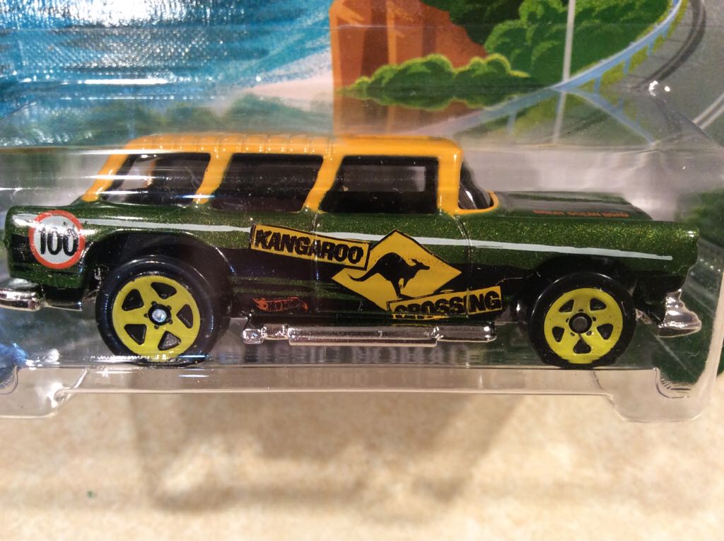 Classic Nomad Road Trippin - HW Road Trippin’ toy car collectible - Main Image 2