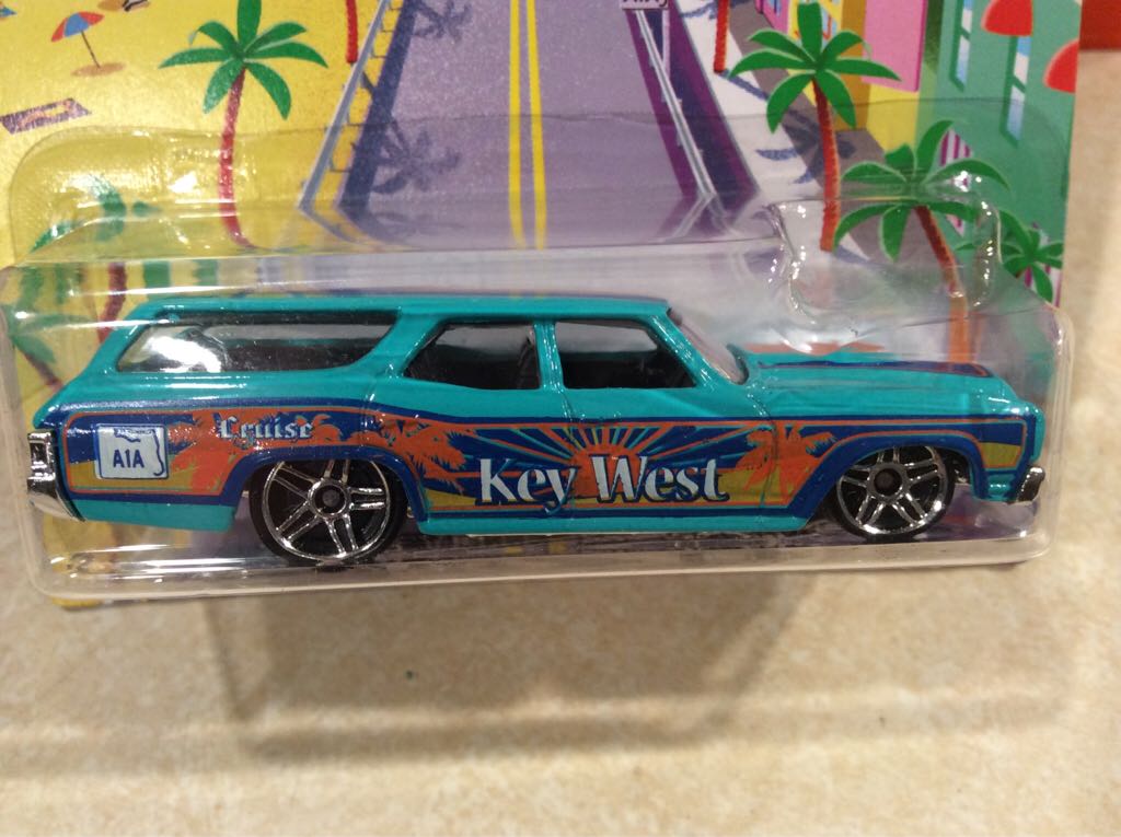 70 Chevelle SS Wagon Road Trippin - HW Road Trippin’ toy car collectible - Main Image 2