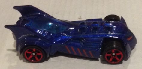 Batmobile DC Comic Azul  - Machtbox toy car collectible - Main Image 2