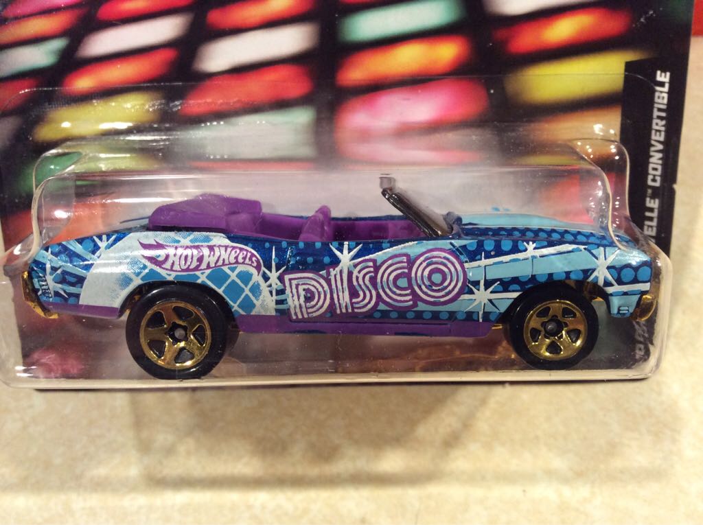 70 Chevy Chevelle Convertible Jukebox - HW Jukebox toy car collectible - Main Image 2