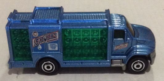 Aqua King Azul Golden  - Machtbox toy car collectible - Main Image 2