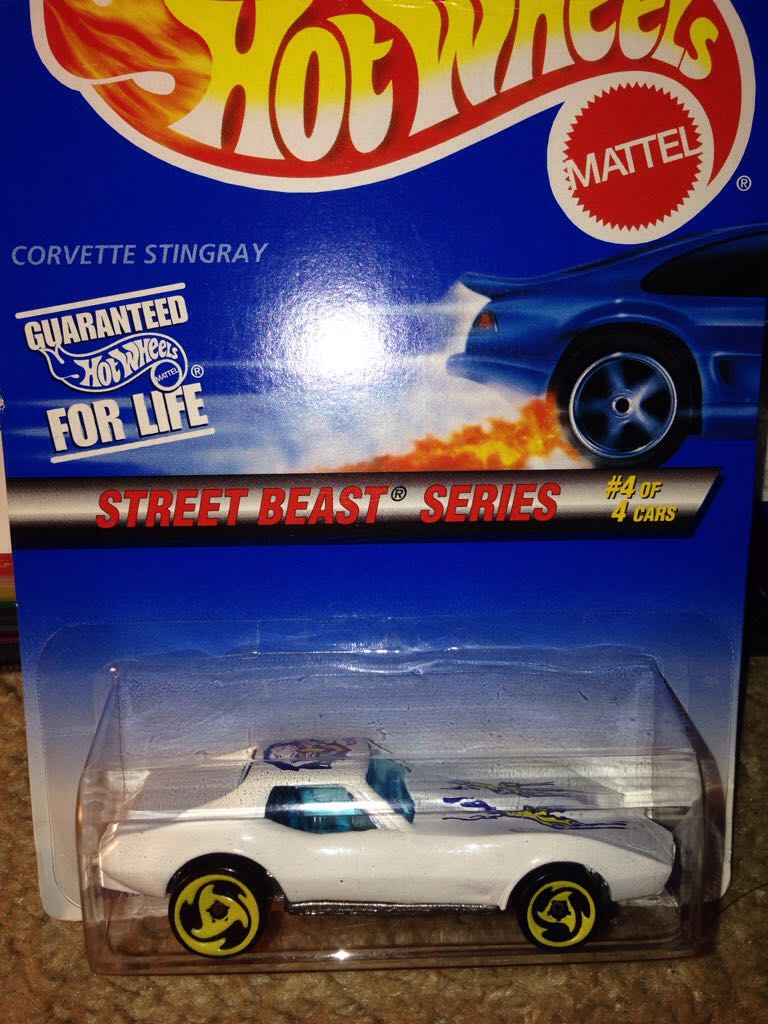 Corvette Stingray - 1997 Street Beast Series toy car collectible - Main Image 1