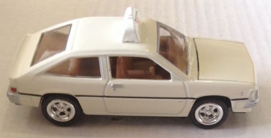 Taxi Chevy Citation Blanco - Johnny Lightning toy car collectible - Main Image 2