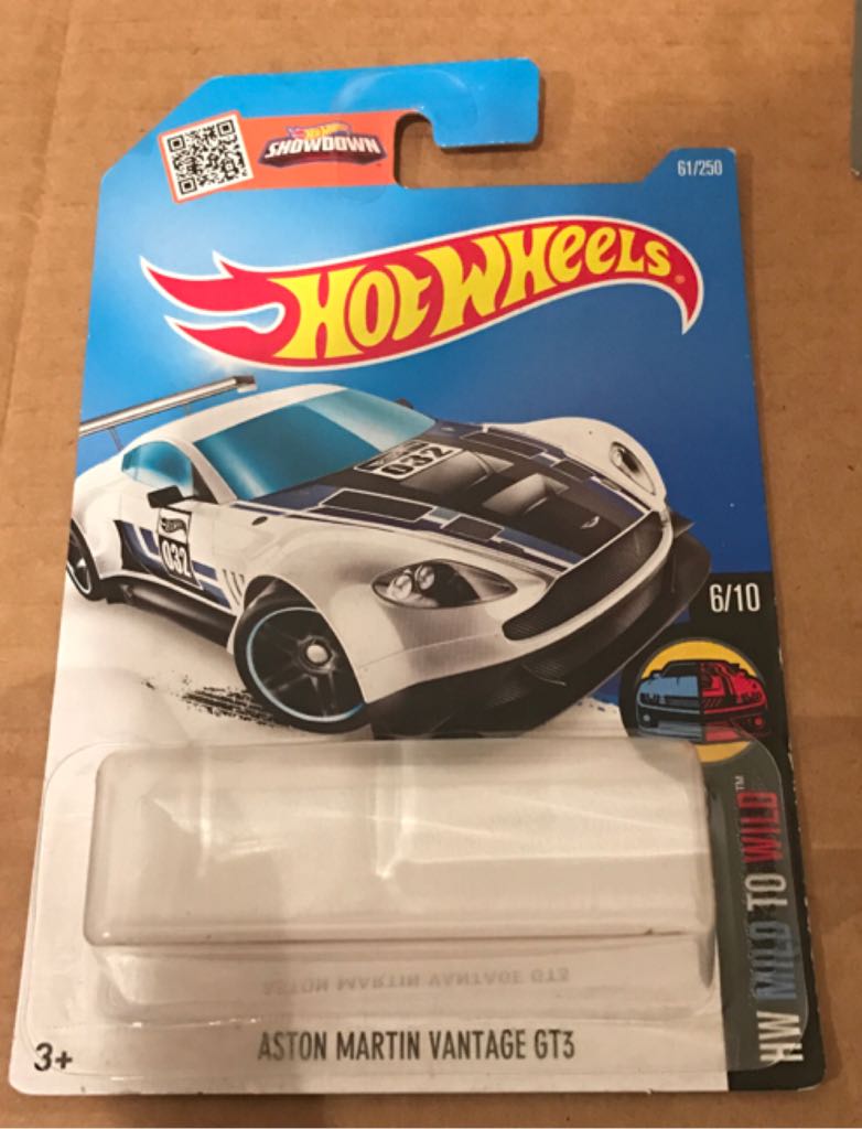 Aston Martin Vantage GT3 - ’16 HW Mild To Wild toy car collectible - Main Image 2