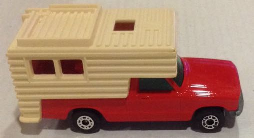 Camper Rojo Con Caseta Crema - Machtbox Lesney toy car collectible - Main Image 2