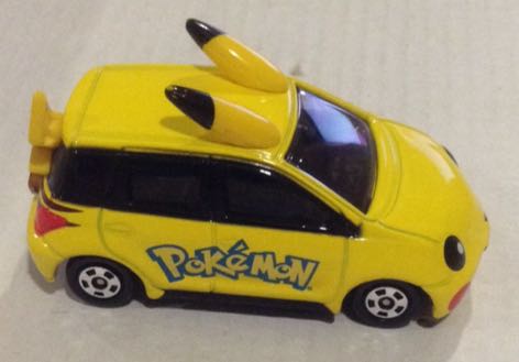 Pikachu Amarillo - Tomica toy car collectible - Main Image 2
