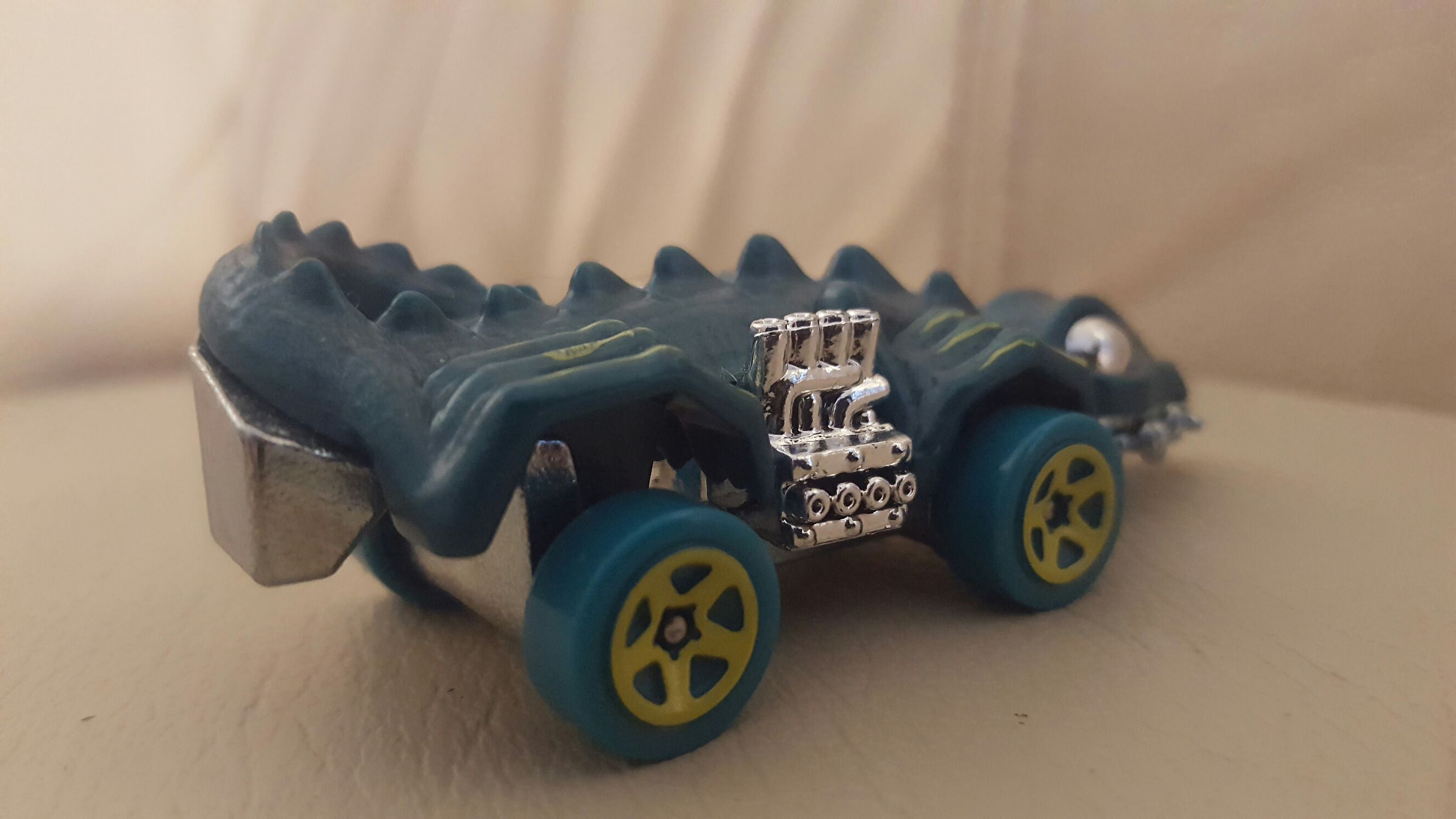 Dino Hunter  toy car collectible - Main Image 2
