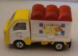 Subaru Sambar Truck Fresh Bakery Amarillo - Tomica toy car collectible - Main Image 2