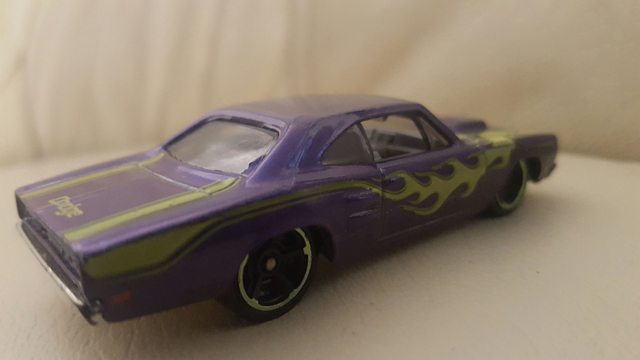 Dodge L9920 - HW toy car collectible - Main Image 2