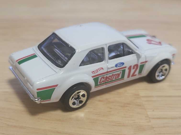 10/10 ’70 Ford Escort RS1600 - 2016 - HW Speed Graphics™️ toy car collectible - Main Image 2