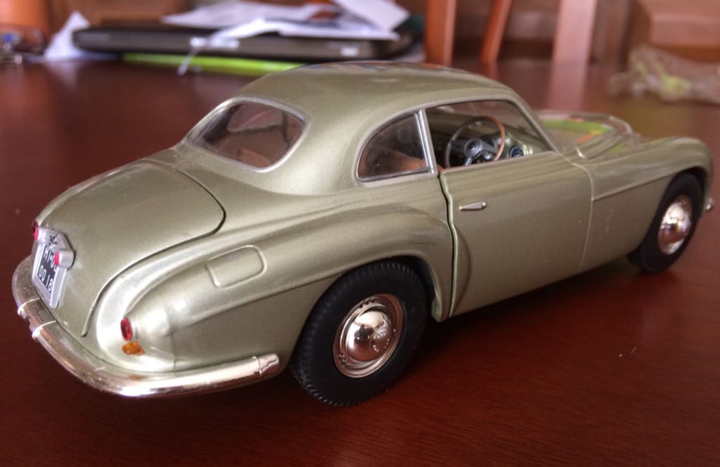 Alfa Romeo - Leo Models toy car collectible - Main Image 2