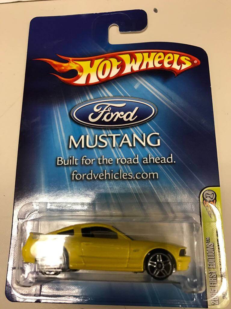 2005 Ford Mustang GT - First Editions 2005 toy car collectible - Main Image 1