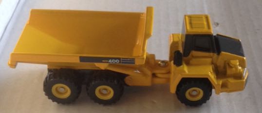 Kumatsu  AC Dump Amarillo - Tomica toy car collectible - Main Image 2