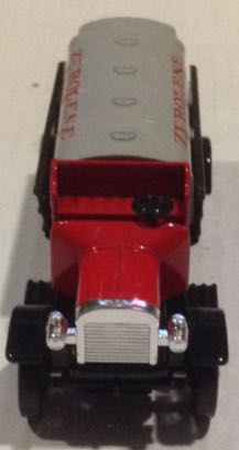 Camion Chevron Pipa Rojo Y Gris - Lledo toy car collectible - Main Image 1