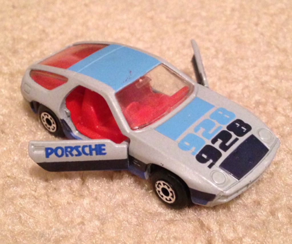 Matchbox Lesney - Porsche 928 toy car collectible - Main Image 1