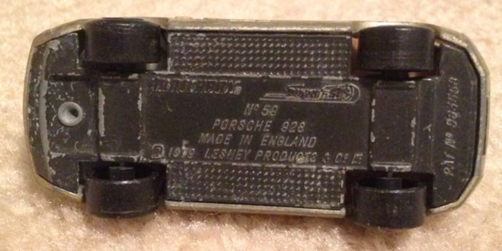 Porsche 928 - 1-75 Matchbox Superfast toy car collectible - Main Image 2