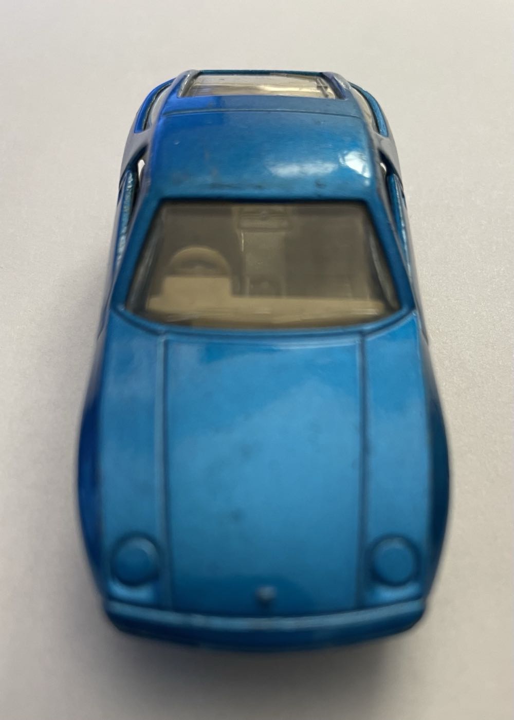 Porsche 928 - 1-75 Matchbox Superfast toy car collectible - Main Image 3