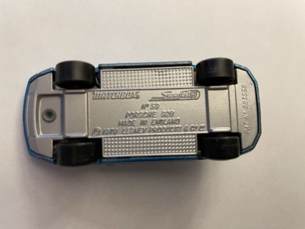 Porsche 928 - 1-75 Matchbox Superfast toy car collectible - Main Image 4