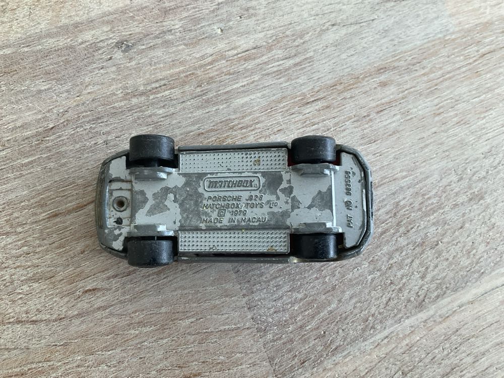 Porsche 928  toy car collectible - Main Image 2