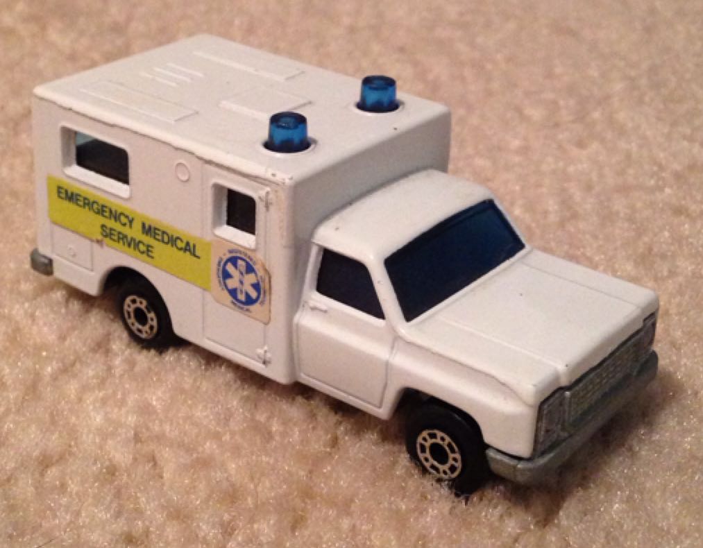 Chevy ’57 Amarillo Con Motor Expuesto