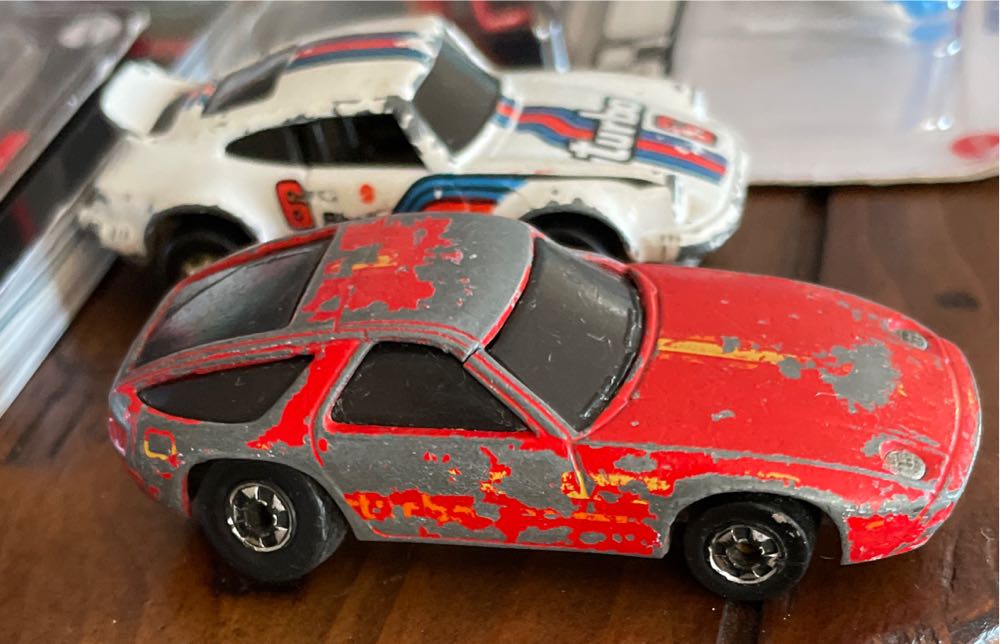 Porsche P-928 - Mainline toy car collectible - Main Image 3