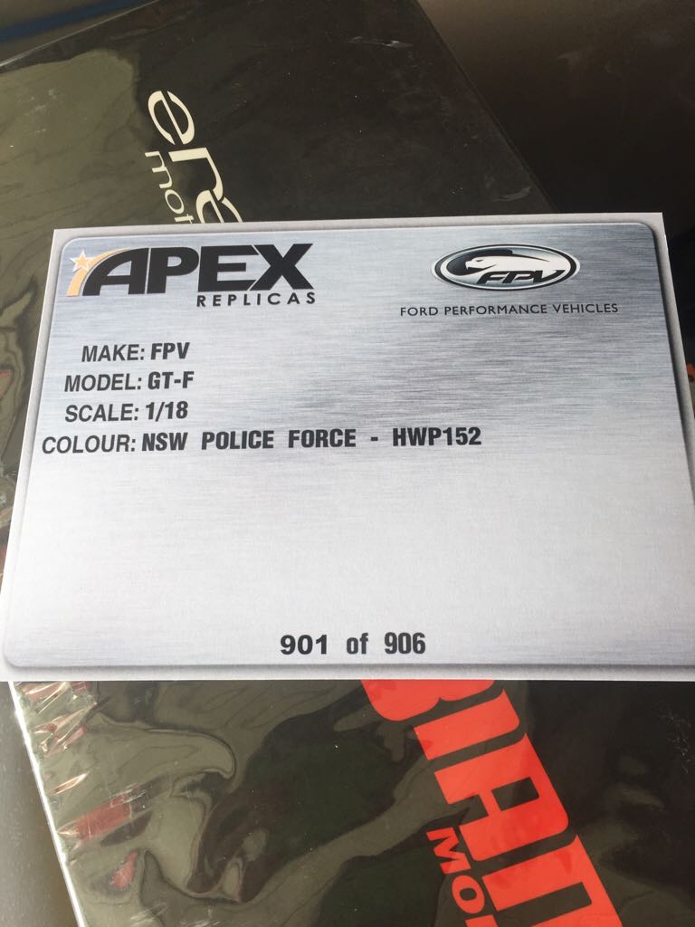 Apex Replicas - Police Car toy car collectible - Main Image 2