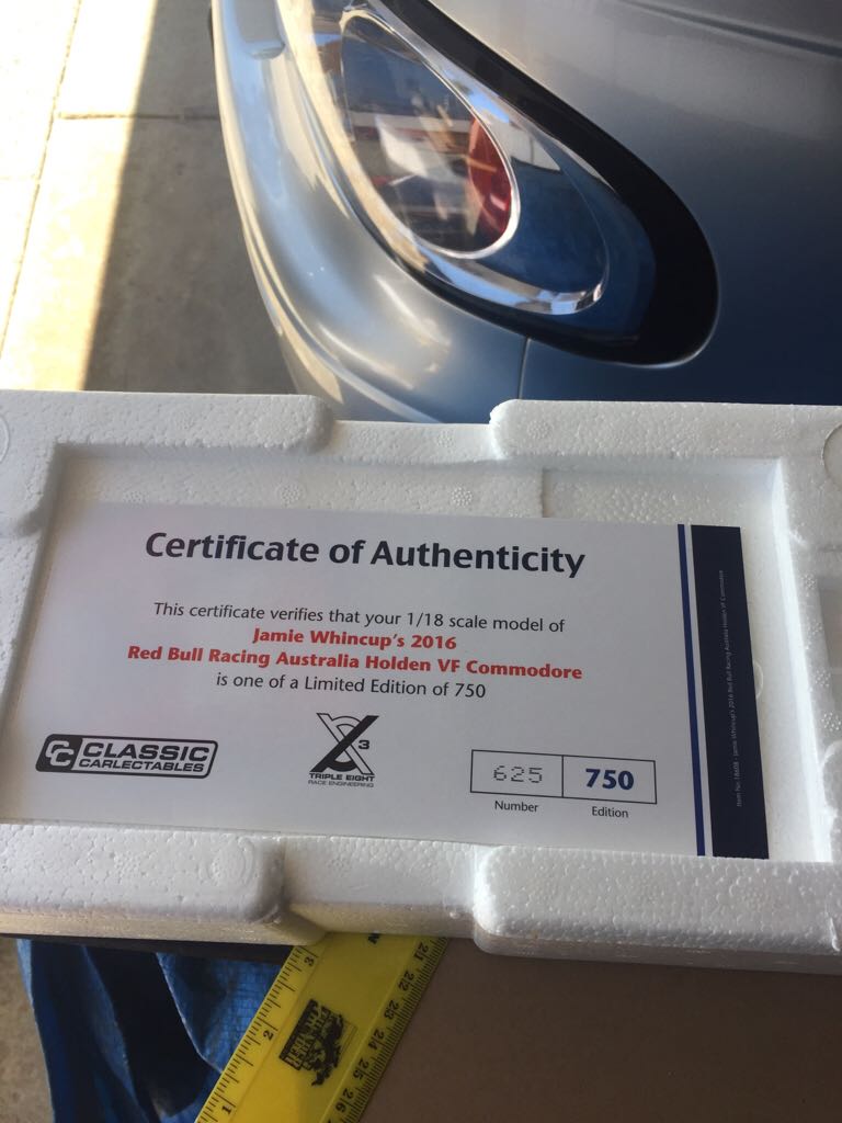 Classic Carlectables - V8 Supercars toy car collectible - Main Image 2